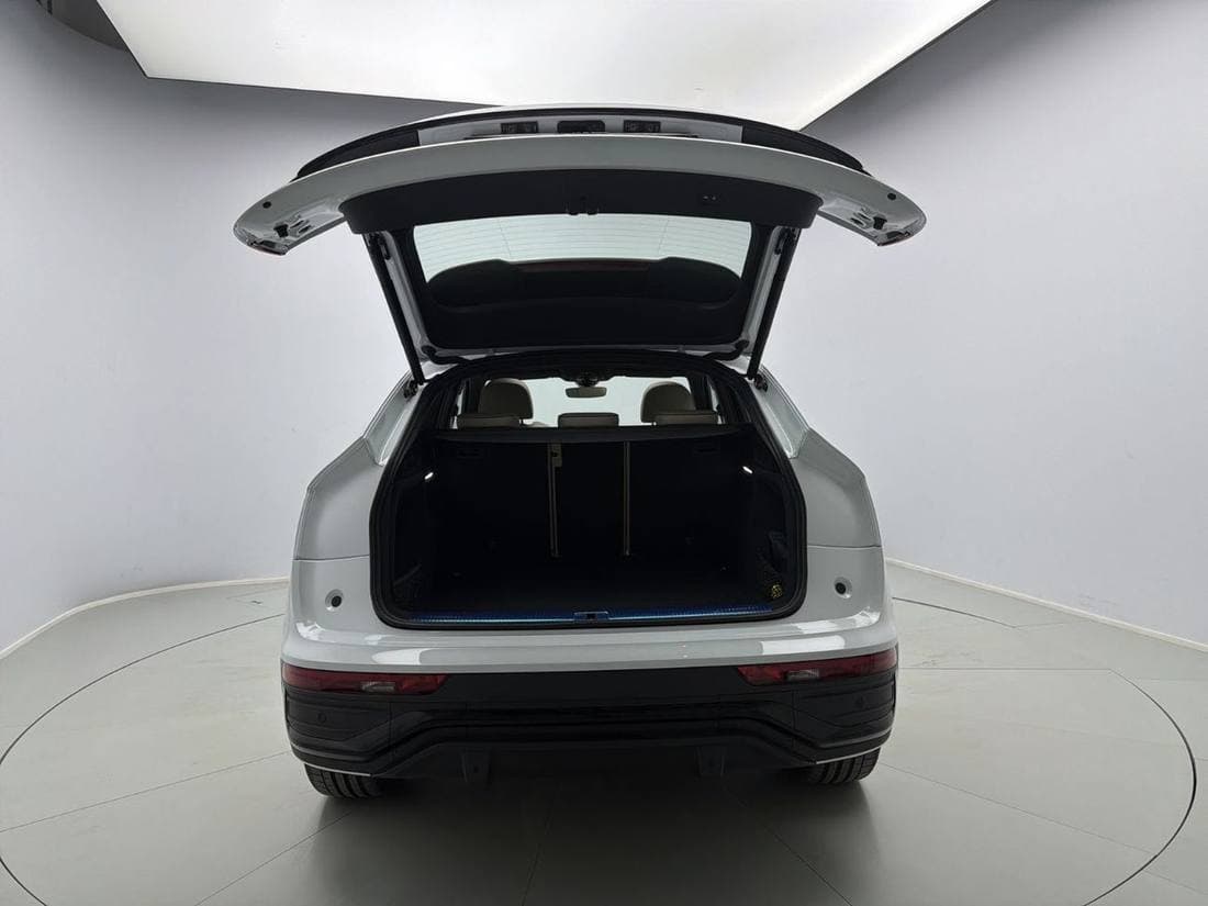 2025 Audi Q5 45 TFSI SPORTBACK S LINE thumbnail 5