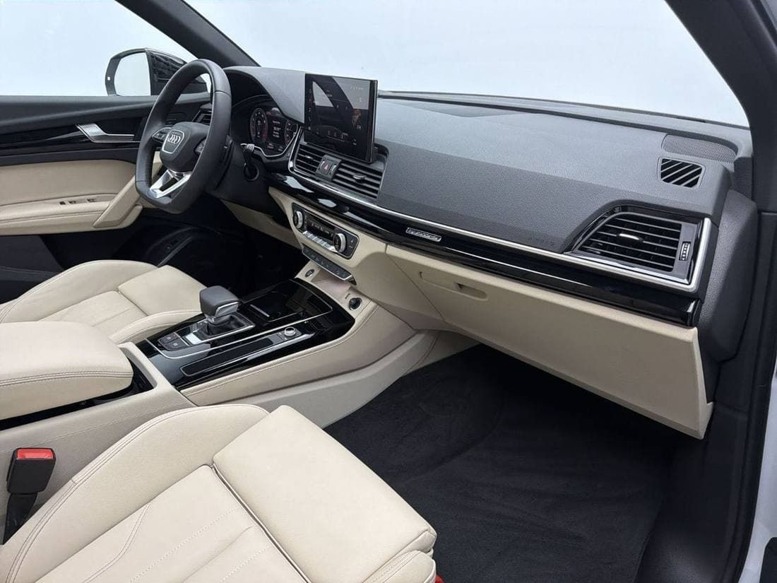 2025 Audi Q5 45 TFSI SPORTBACK S LINE thumbnail 8