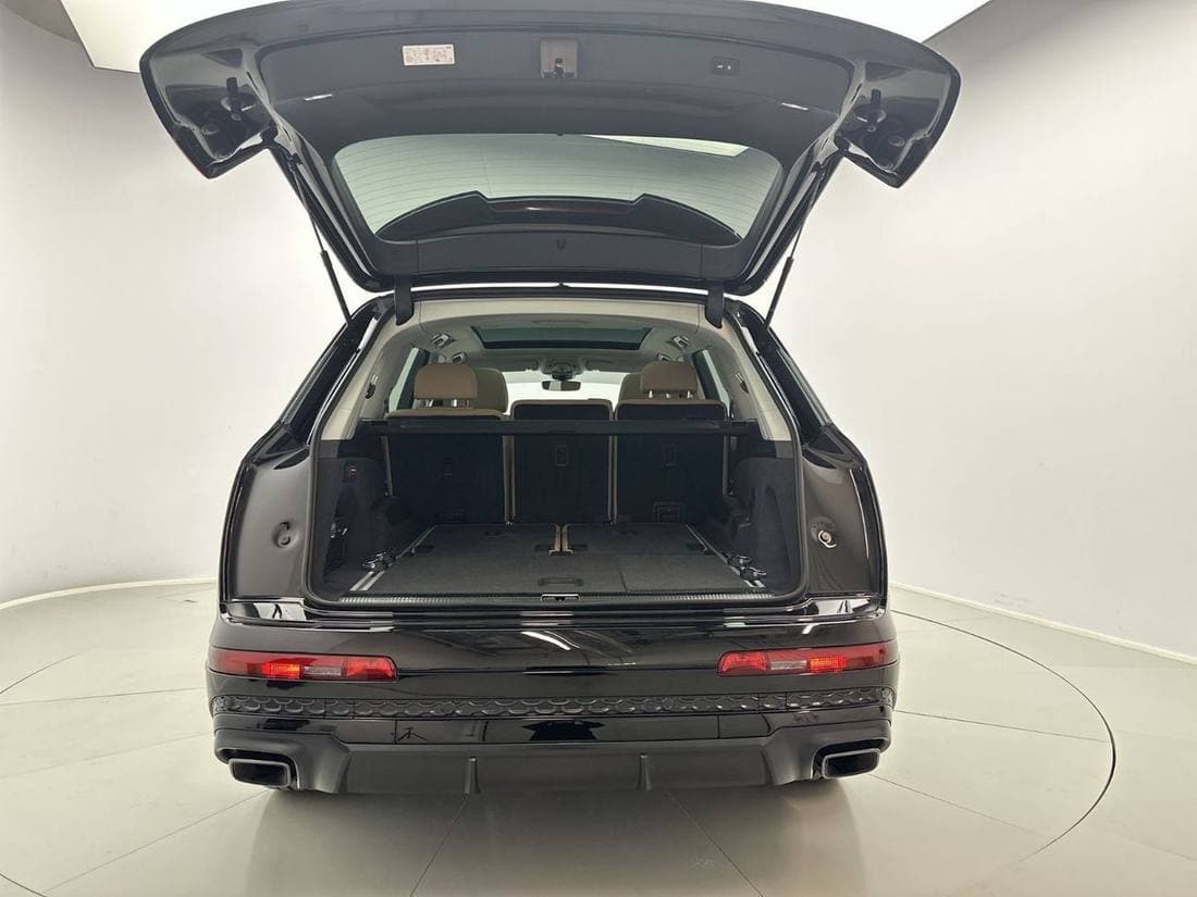 2025 Audi Q7 55 TFSI S LINE thumbnail 5