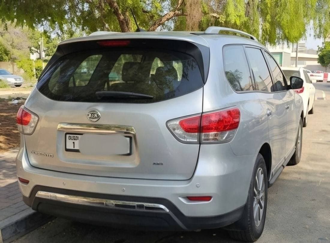 2014 Nissan Pathfinder SV thumbnail 6