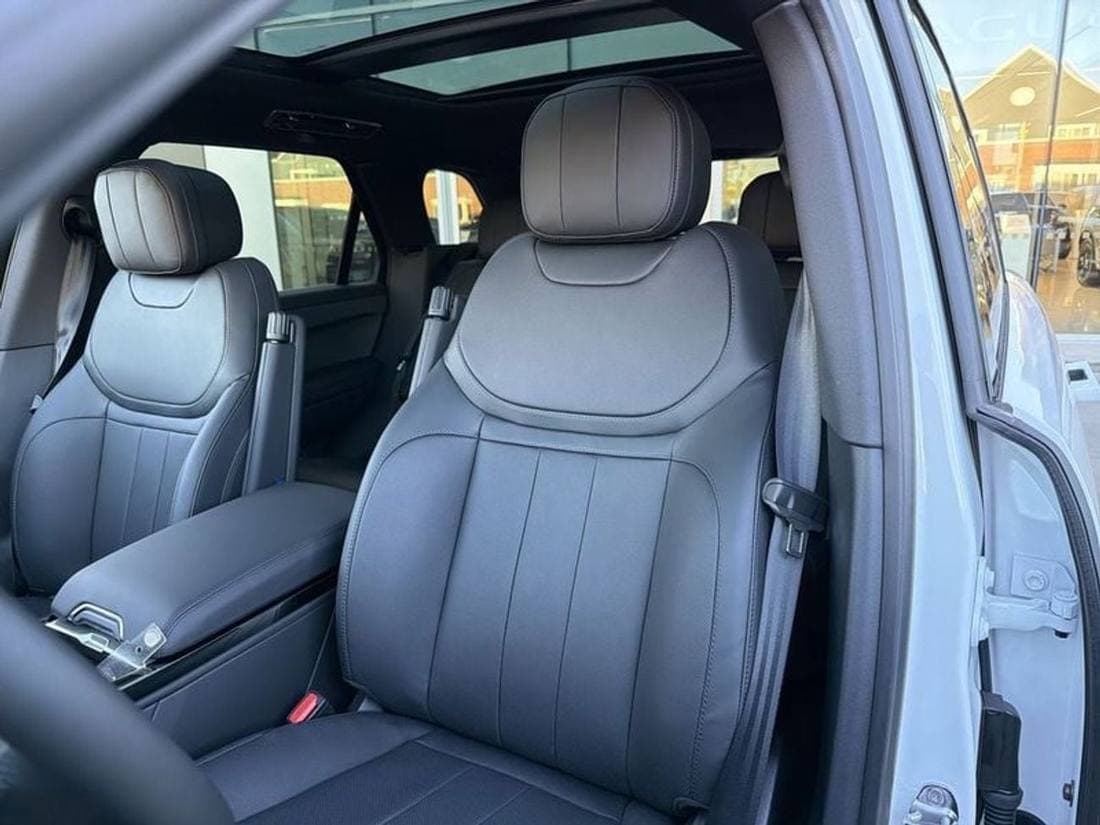 2025 Land Rover Range Rover Sport DYNAMIC SE P530 thumbnail 4