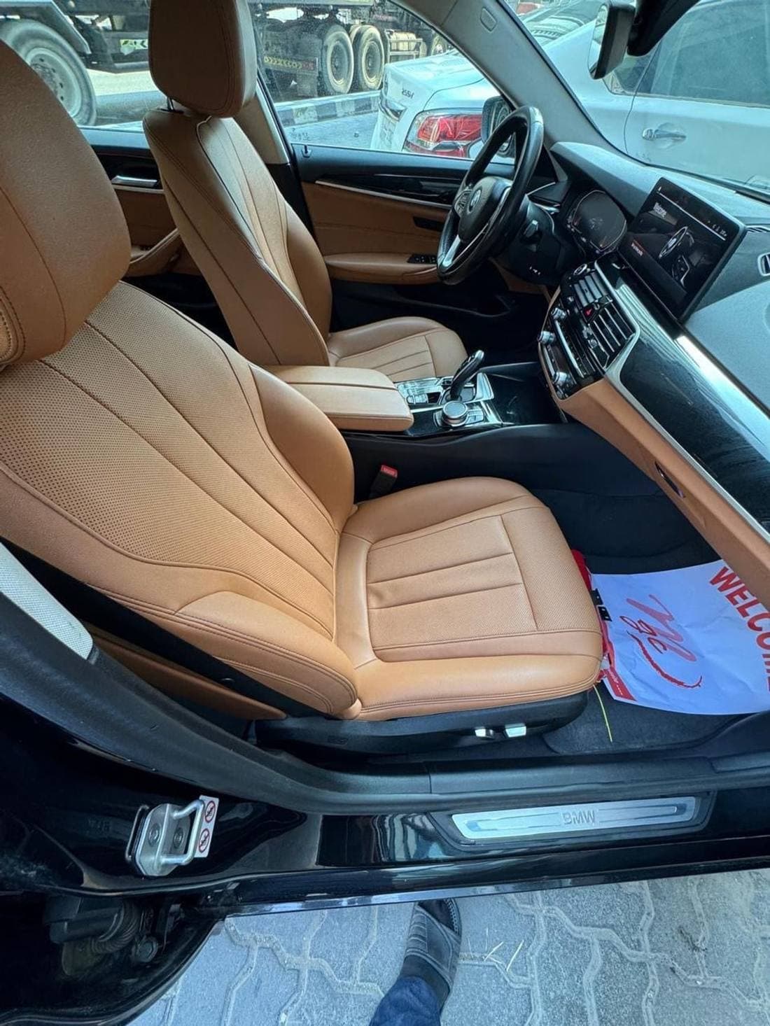 2024 BMW 520i BUSINESS thumbnail 7