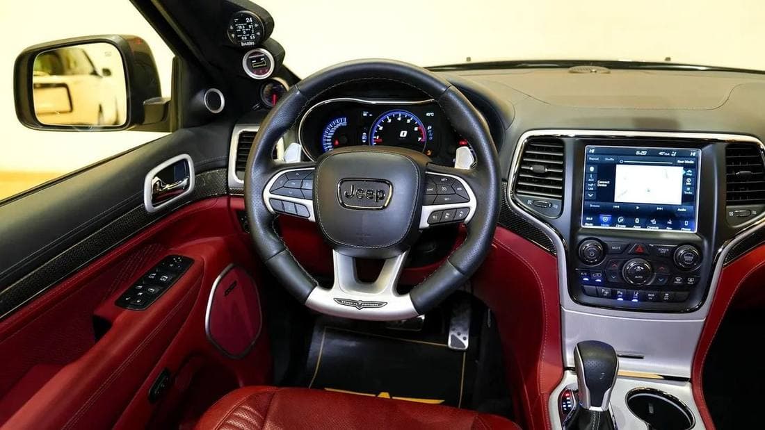 2018 Jeep Grand Cherokee TRACKHAWK thumbnail 8