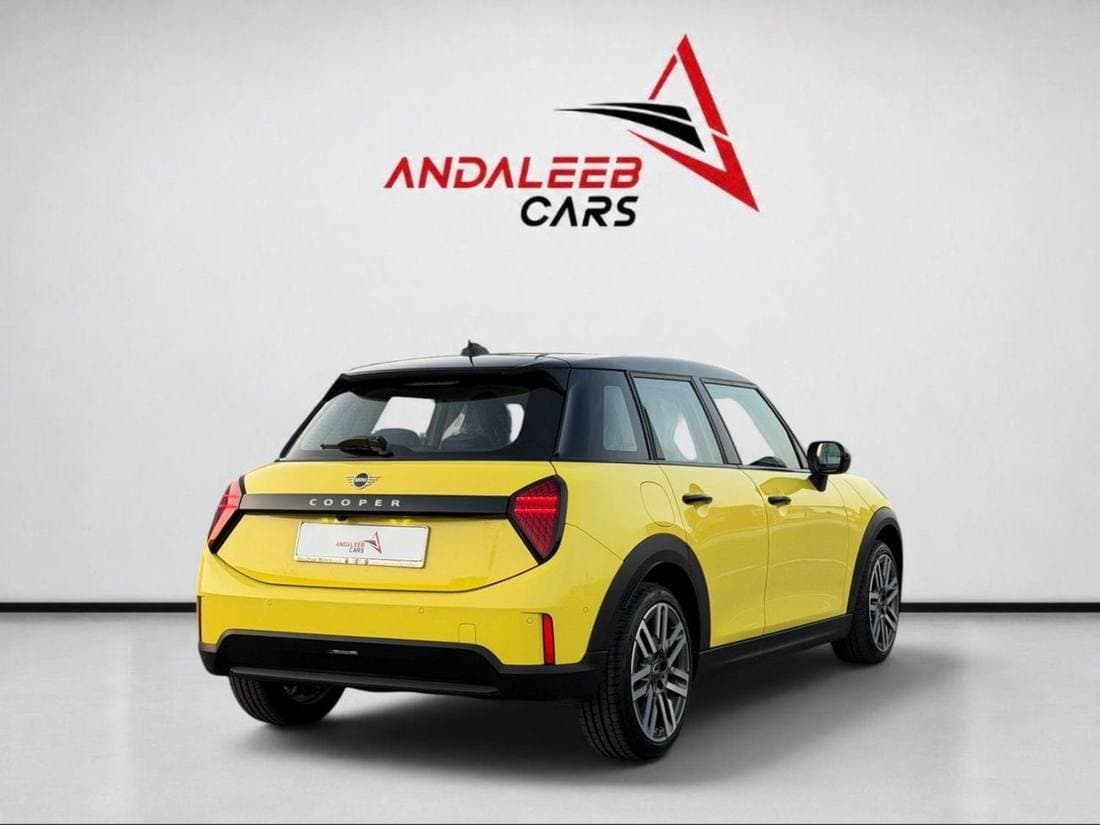 2025 Mini Cooper C thumbnail 6