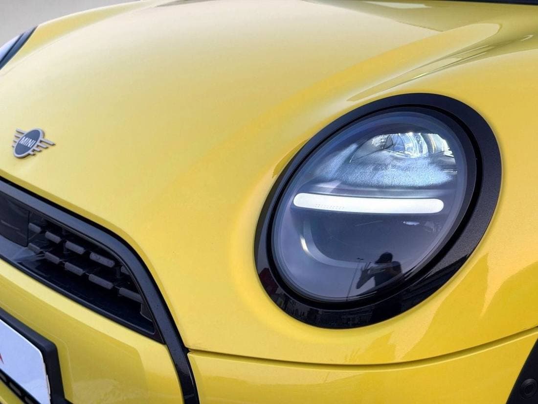 2025 Mini Cooper C thumbnail 2