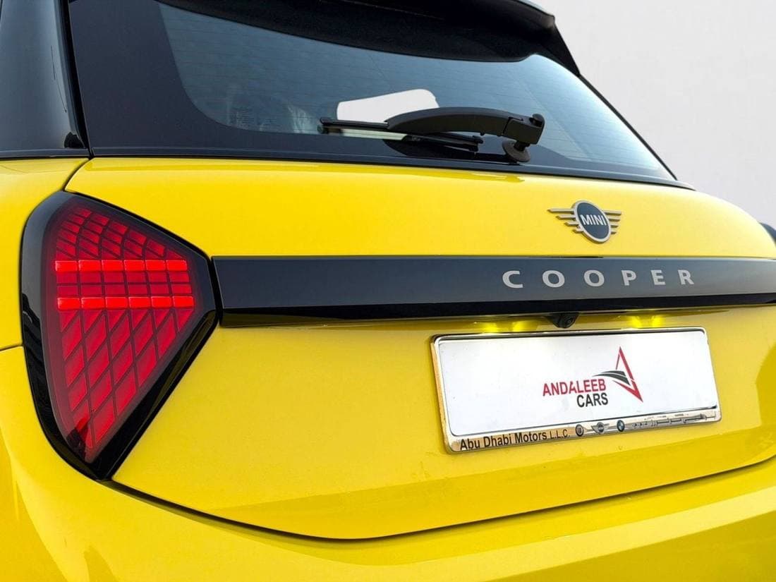 2025 Mini Cooper C thumbnail 8