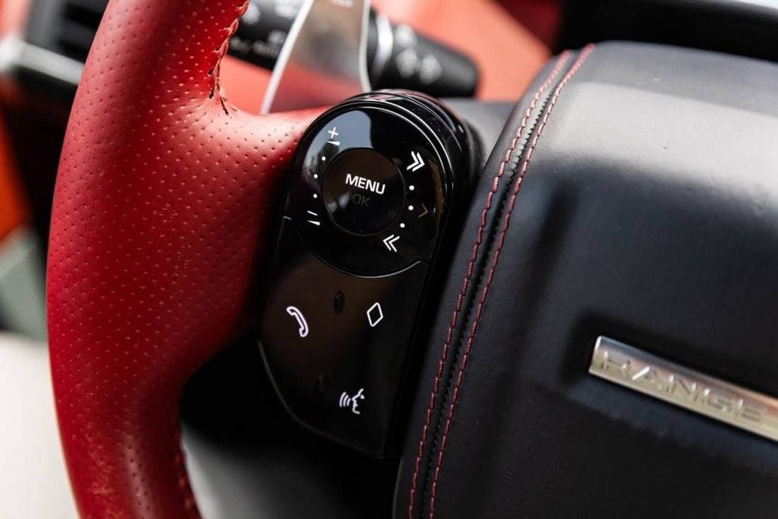 2020 Land Rover Range Rover Sport SVR thumbnail 4