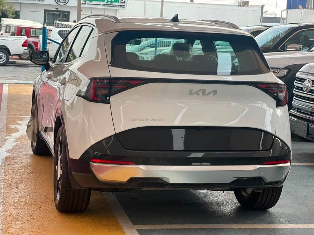 2026 Kia Sportage sportage thumbnail 3