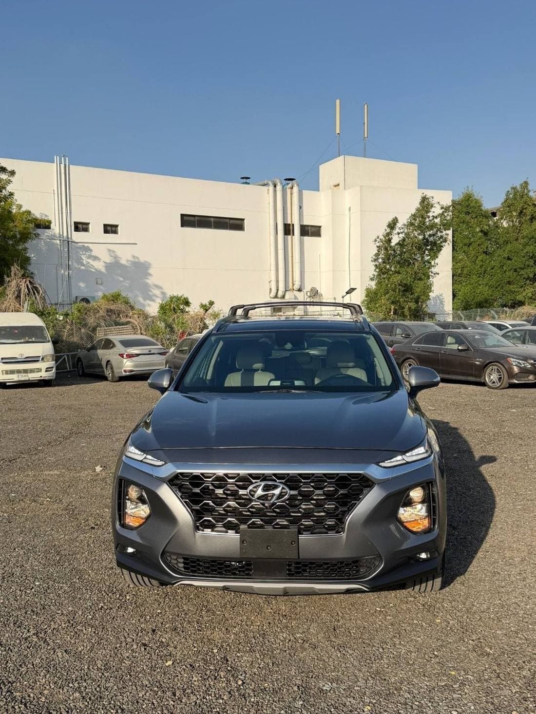 2019 Hyundai Santa Fe STANDARD thumbnail 2