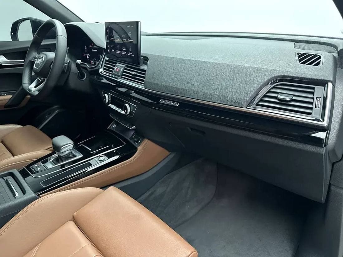 2024 Audi Q5 45 TFSI SPORTBACK S LINE thumbnail 6