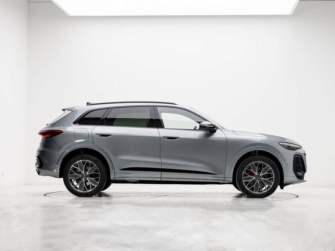 2026 Audi Q5 thumbnail 4
