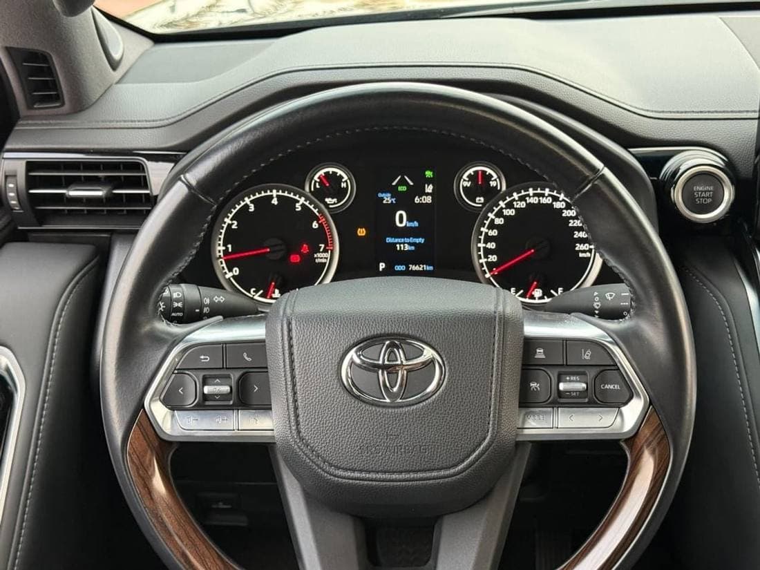 2024 Toyota Land Cruiser VXR thumbnail 8