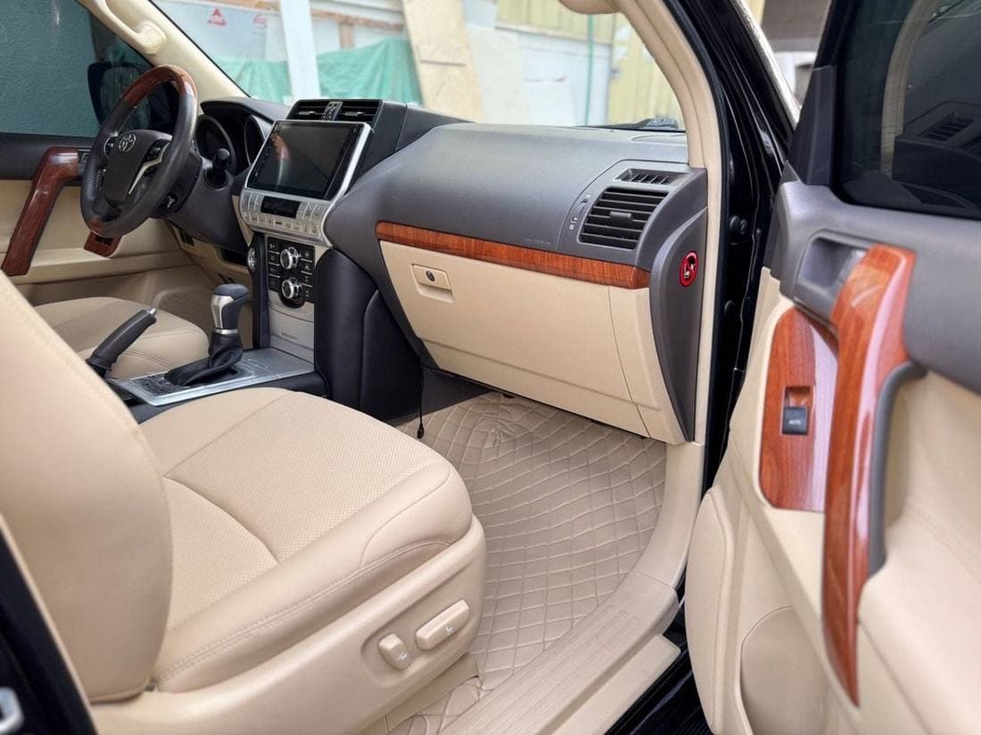 2016 Toyota Prado VXR thumbnail 5