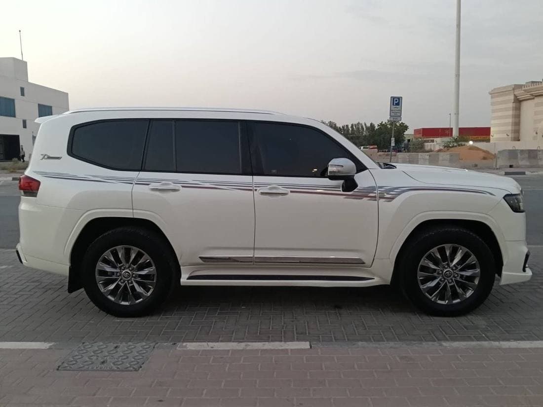2022 Toyota Land Cruiser VXR thumbnail 5