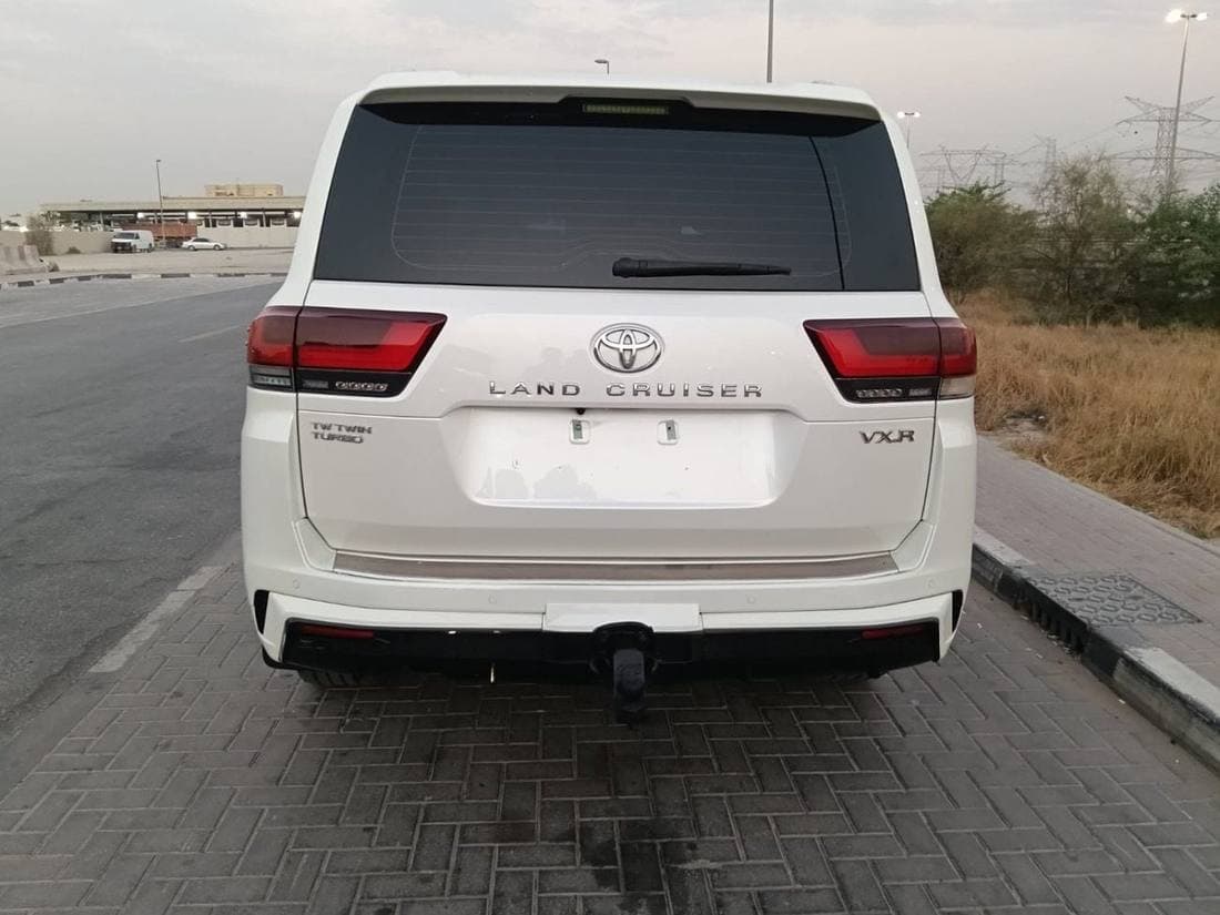 2022 Toyota Land Cruiser VXR thumbnail 7