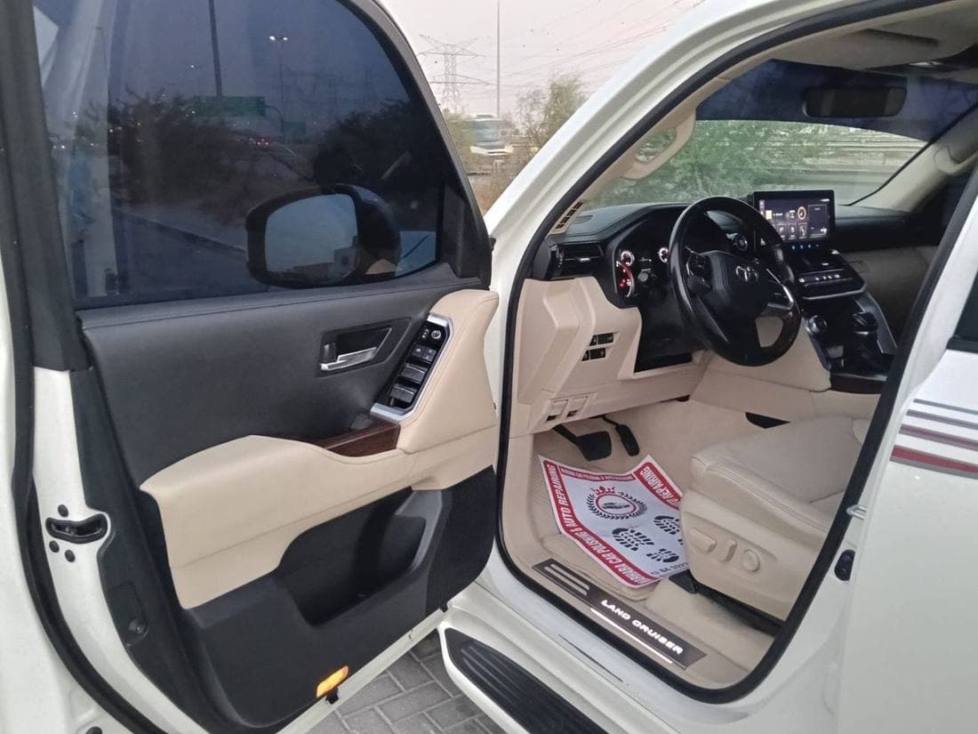 2022 Toyota Land Cruiser VXR thumbnail 8