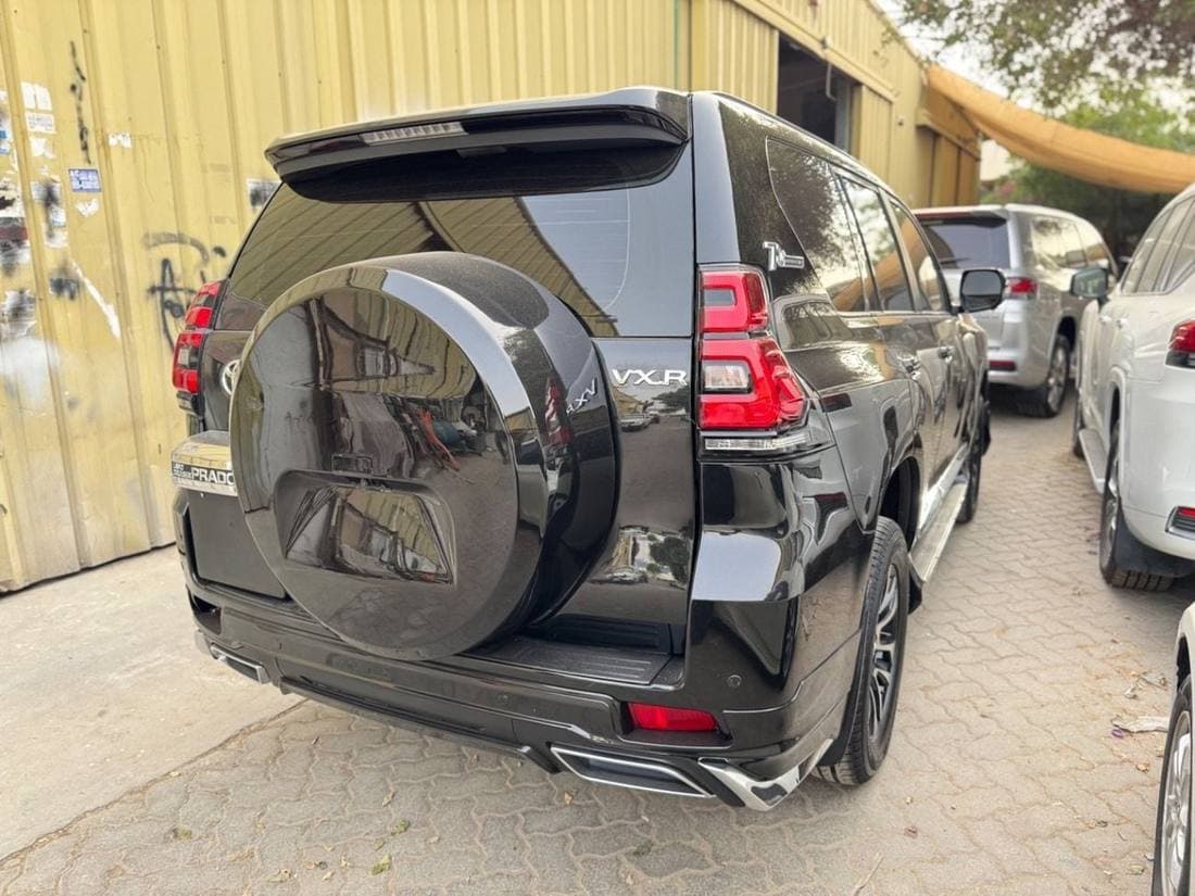 2016 Toyota Prado VXR thumbnail 3