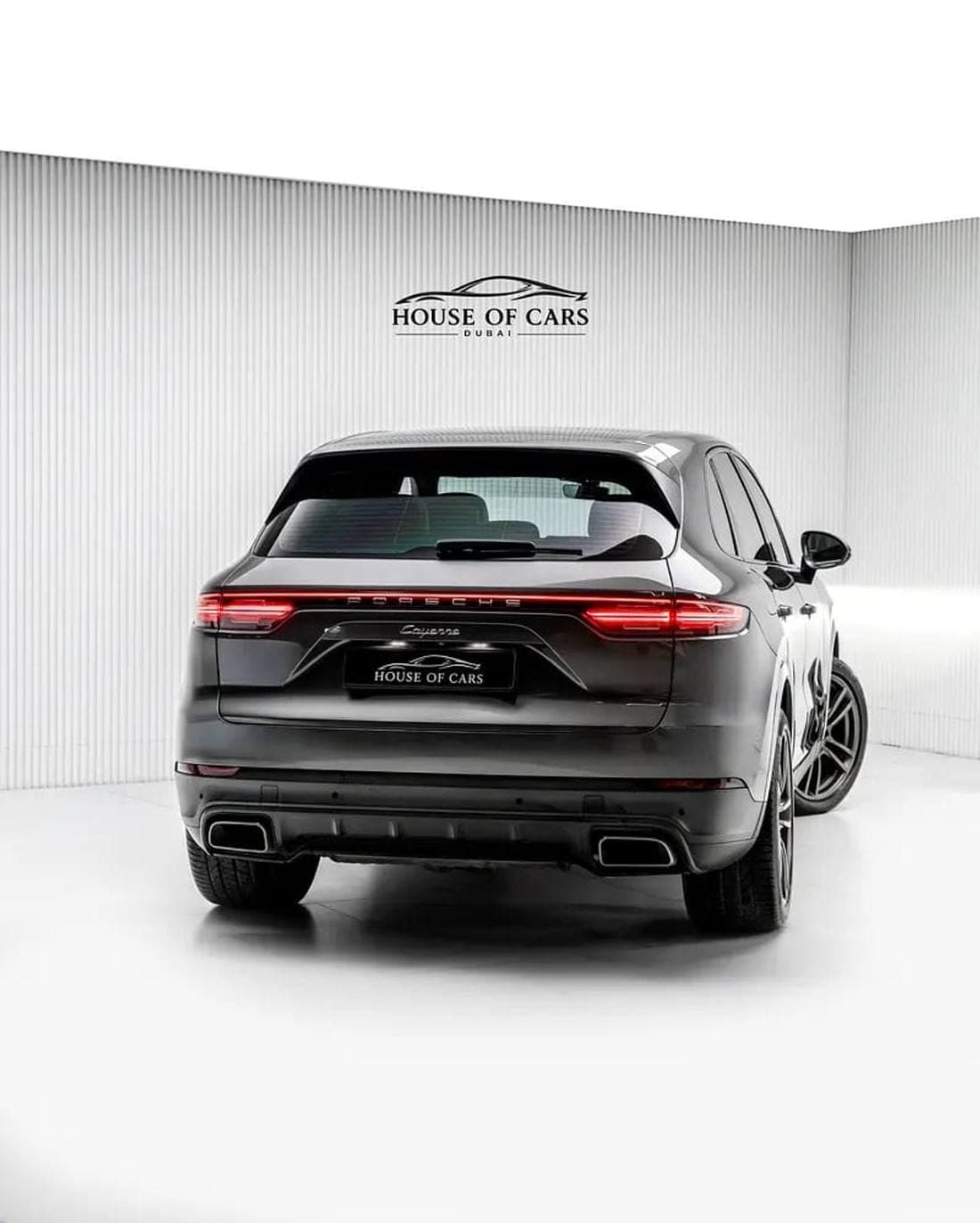 2019 Porsche Cayenne STANDARD thumbnail 2