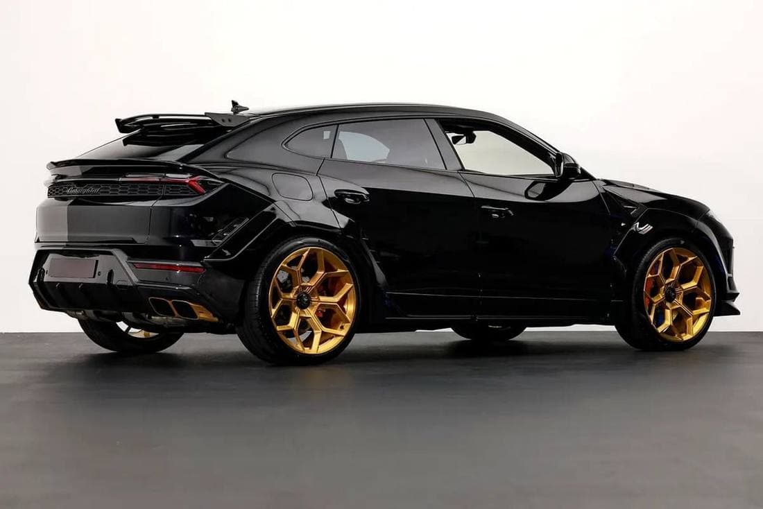 2025 Lamborghini Urus SE thumbnail 3