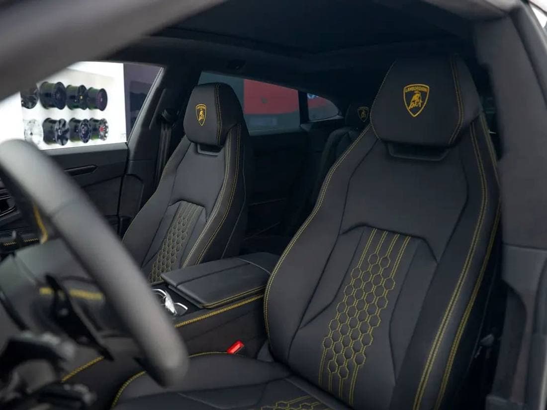 2025 Lamborghini Urus SE thumbnail 8