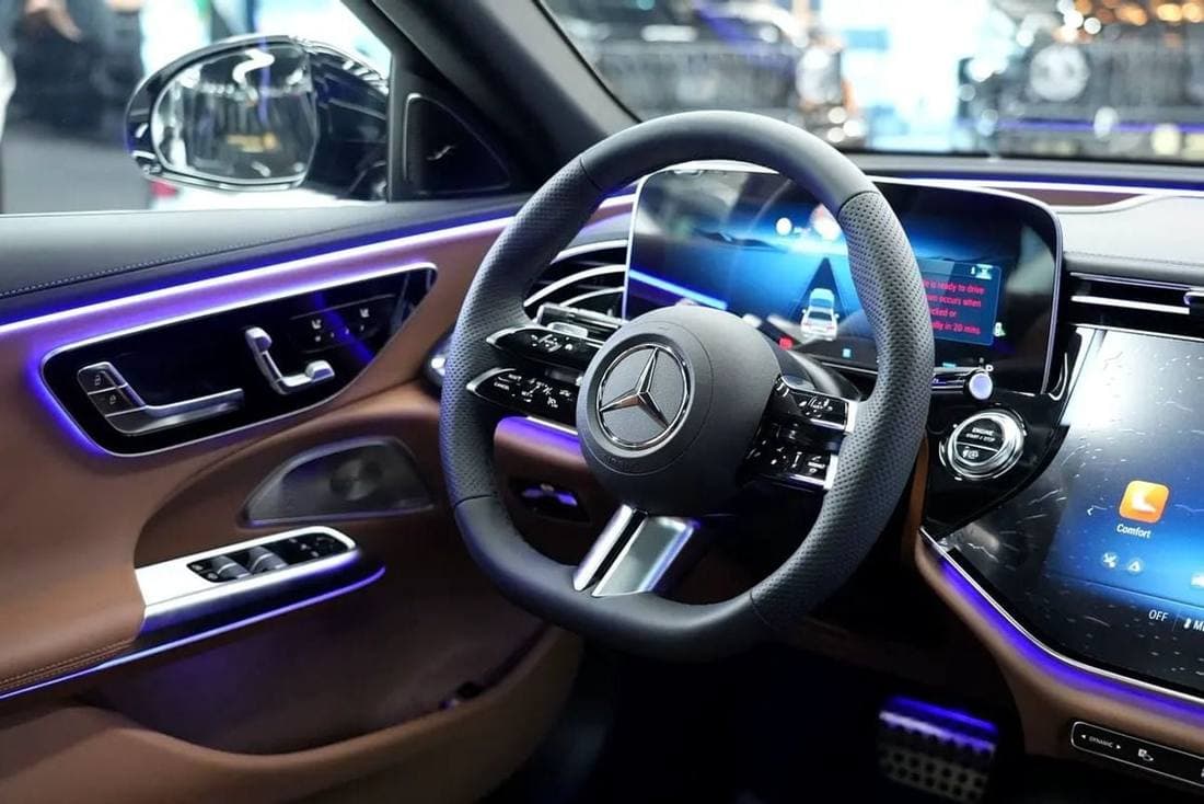 2026 Mercedes Benz E300 AMG thumbnail 8