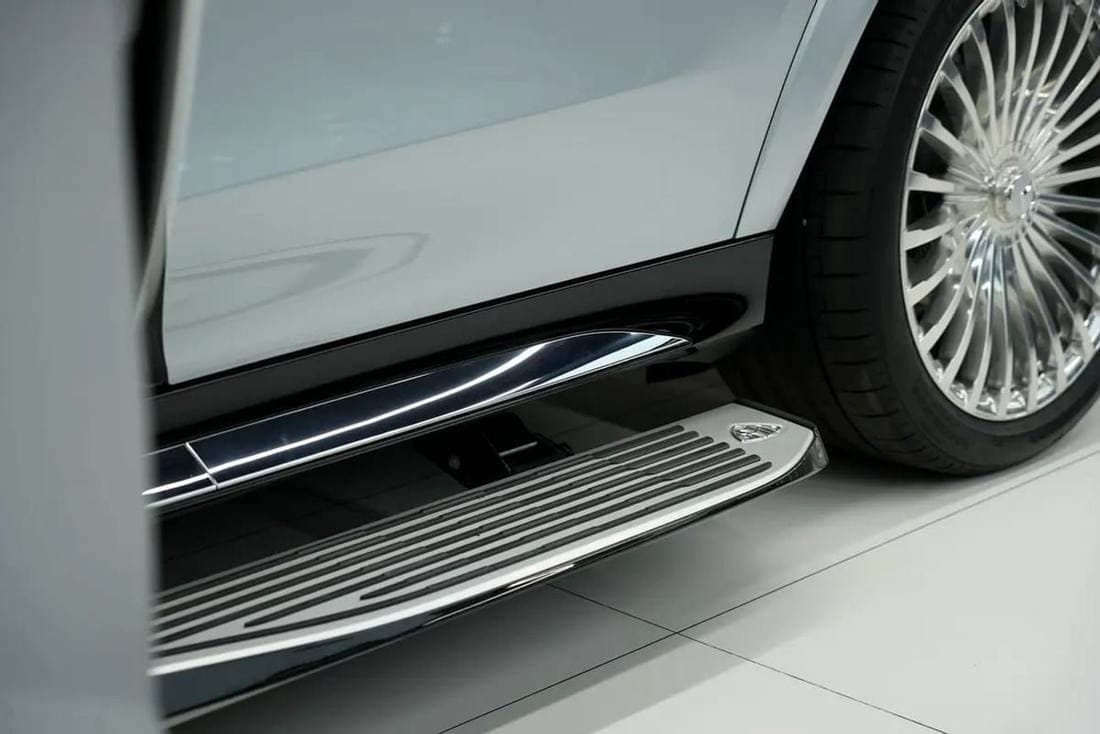 2026 Mercedes Maybach GLS600 Maybach thumbnail 6