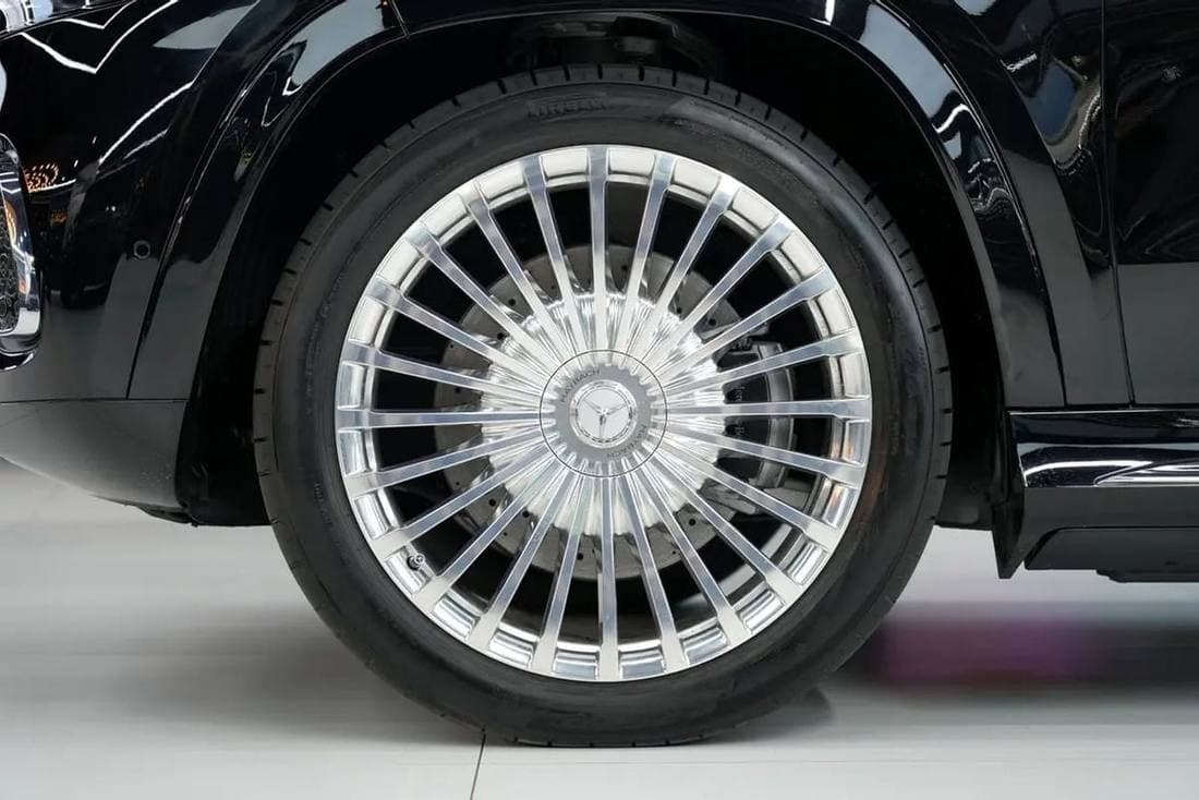 2026 Mercedes Maybach GLS600 Maybach thumbnail 6