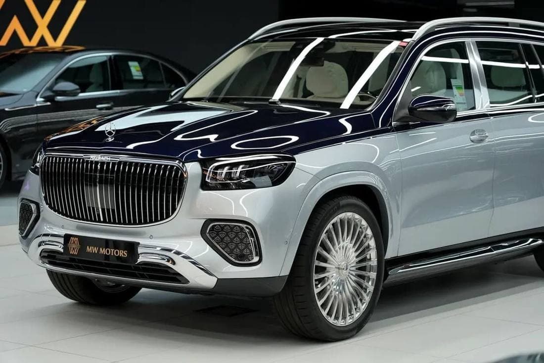 2026 Mercedes Maybach GLS600 Maybach thumbnail 3