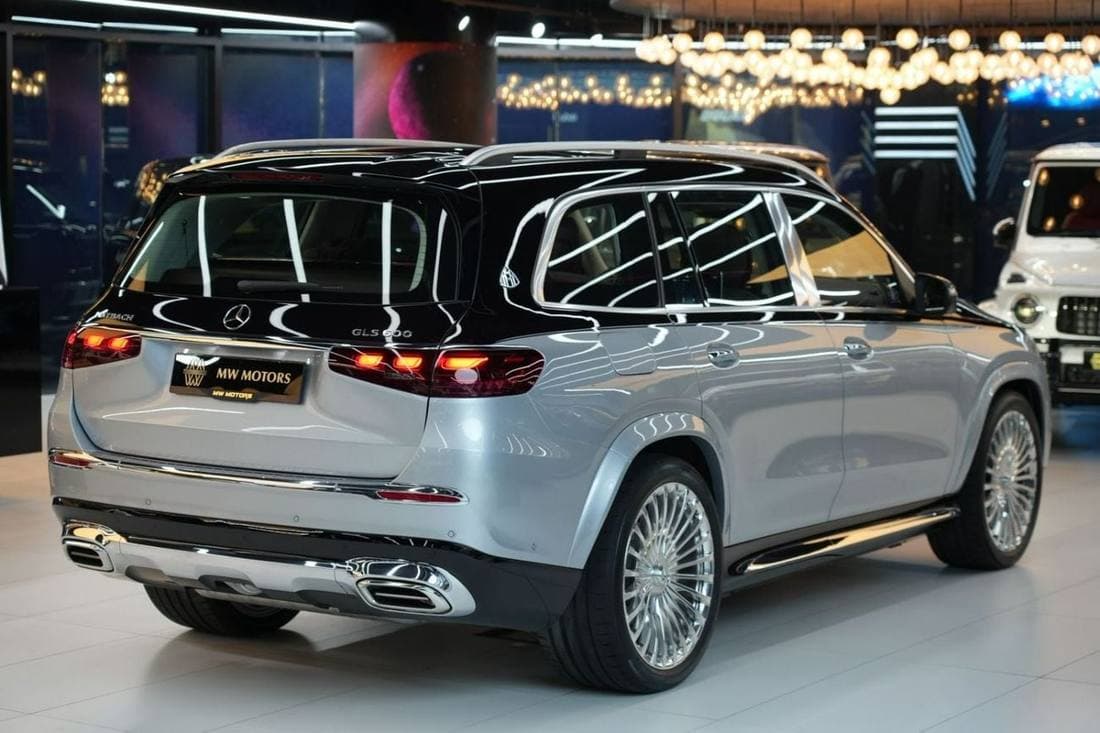 2026 Mercedes Maybach GLS600 Maybach thumbnail 4
