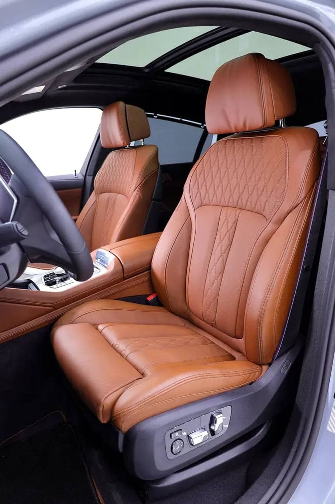 2026 BMW X6 thumbnail 7