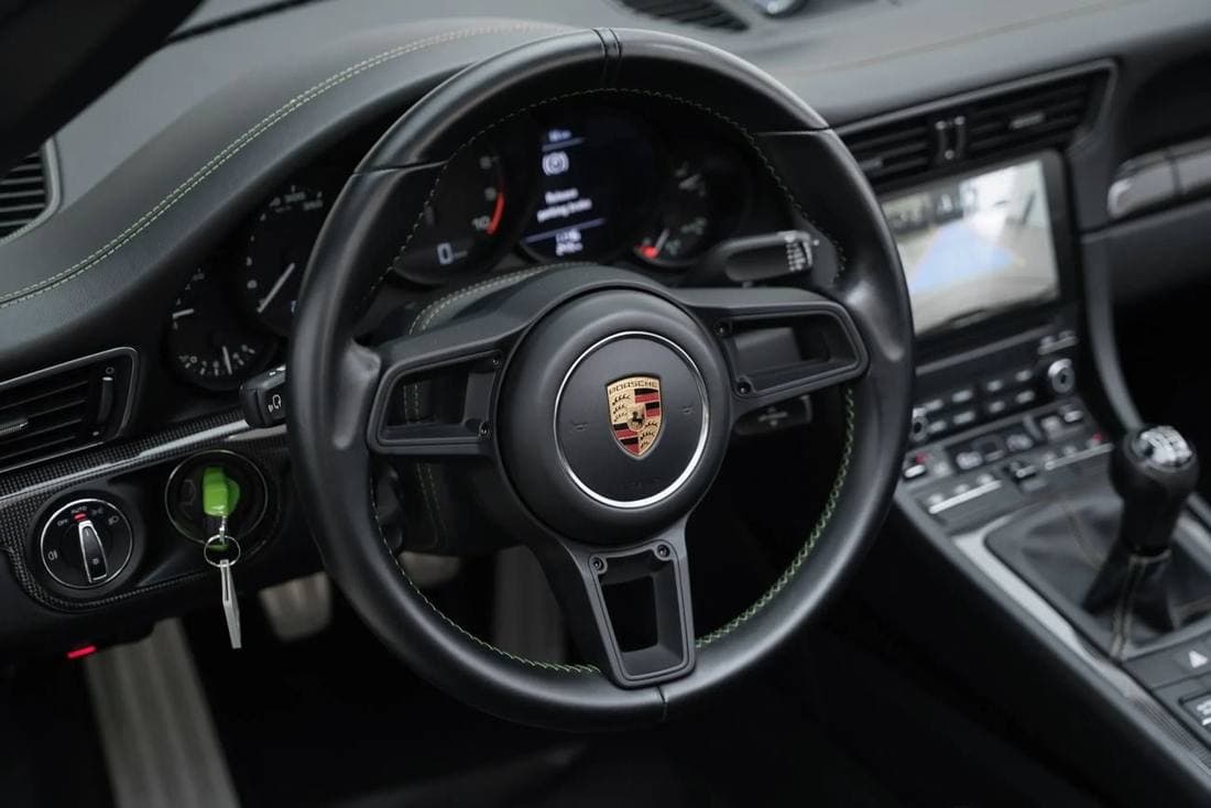 2020 Porsche 911 thumbnail 6