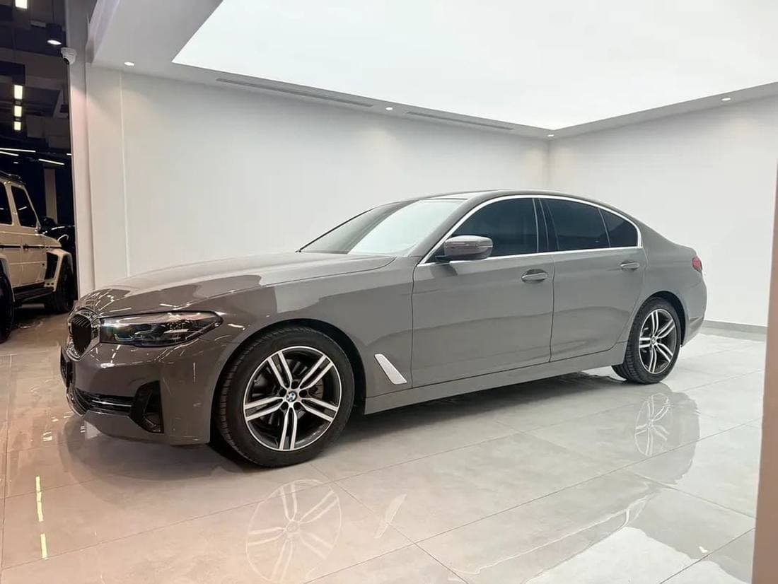 2021 BMW 520i JOY EDITION thumbnail 2