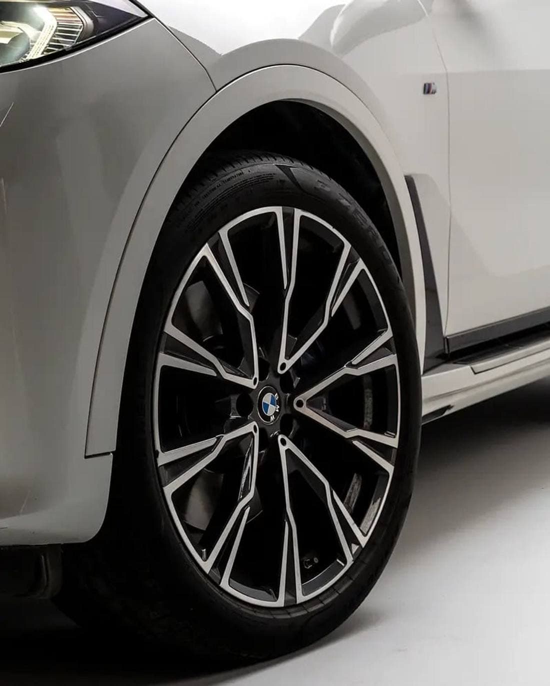 2019 BMW X7 50i M SPORT thumbnail 3