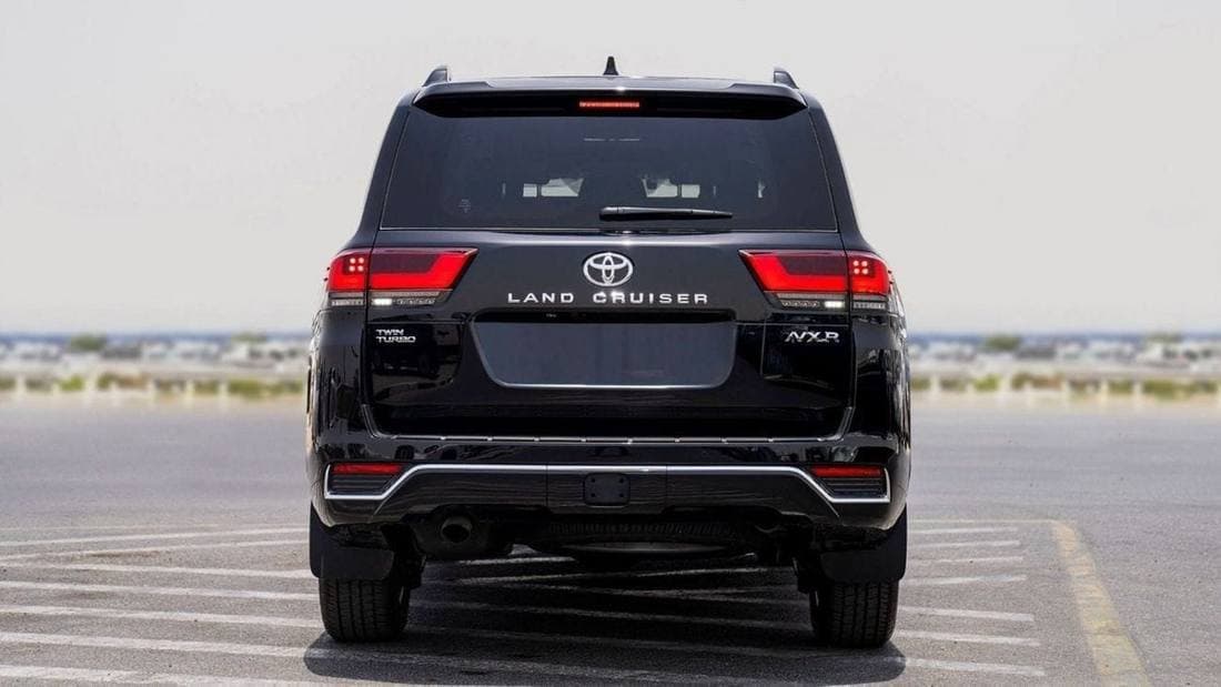 2025 Toyota Land Cruiser VXR thumbnail 6