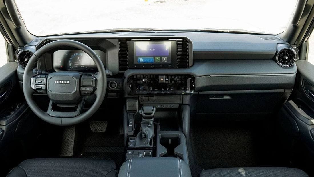 2025 Toyota Prado GXR thumbnail 7