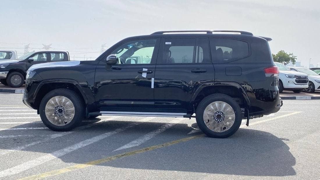2025 Toyota Land Cruiser GXR thumbnail 4