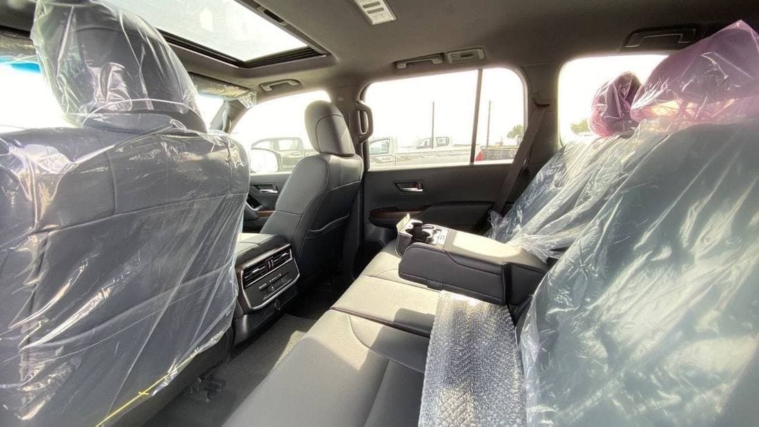 2025 Toyota Land Cruiser GXR thumbnail 7