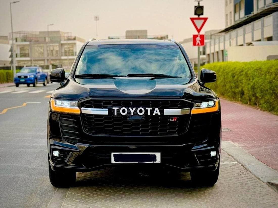 2017 Toyota Land Cruiser GXR thumbnail 6