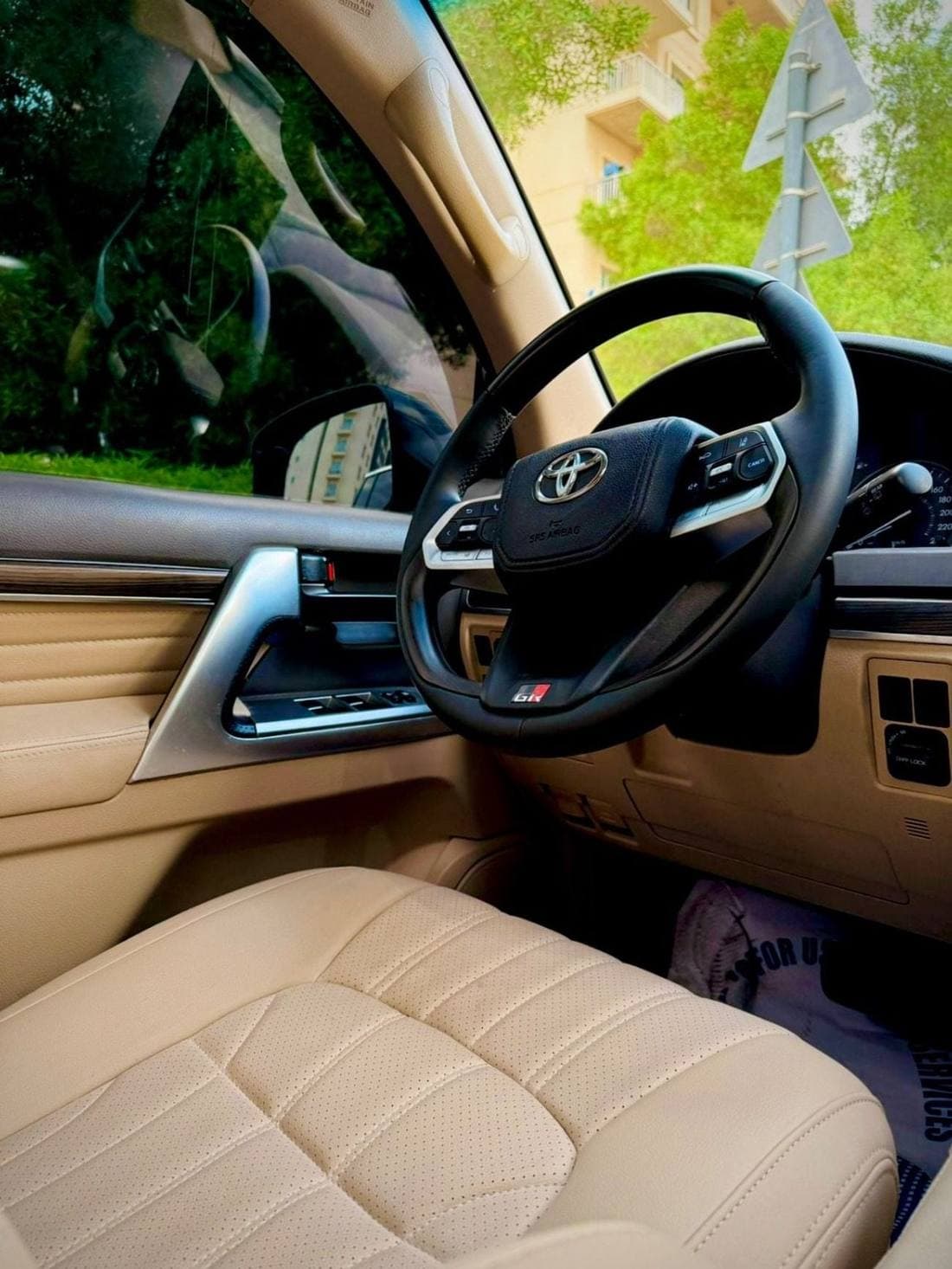 2017 Toyota Land Cruiser GXR thumbnail 7
