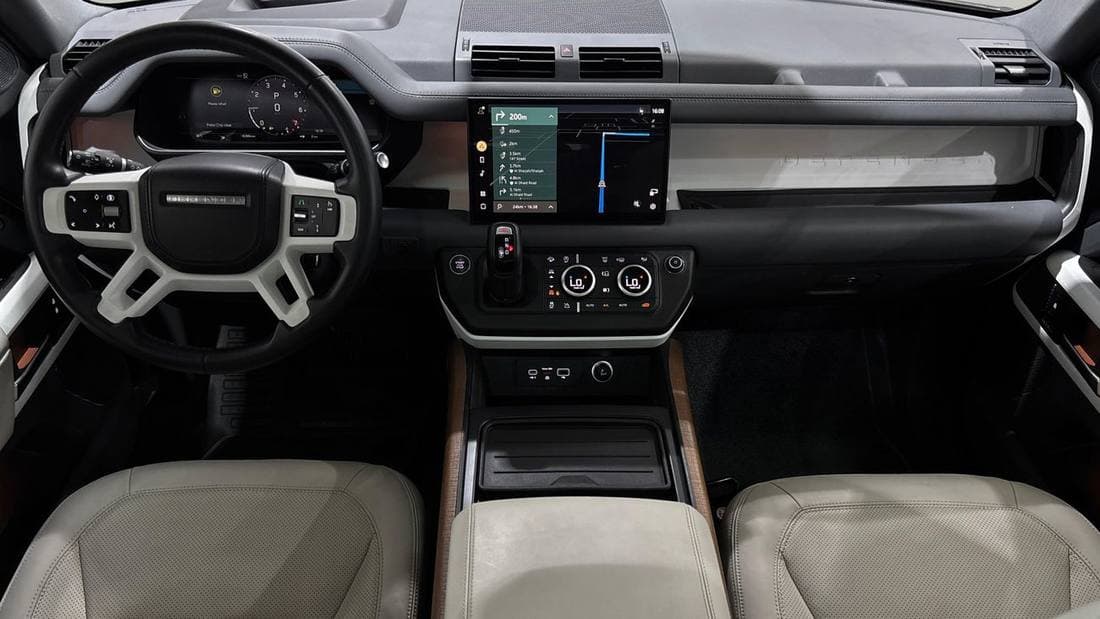 2024 Land Rover Defender thumbnail 7