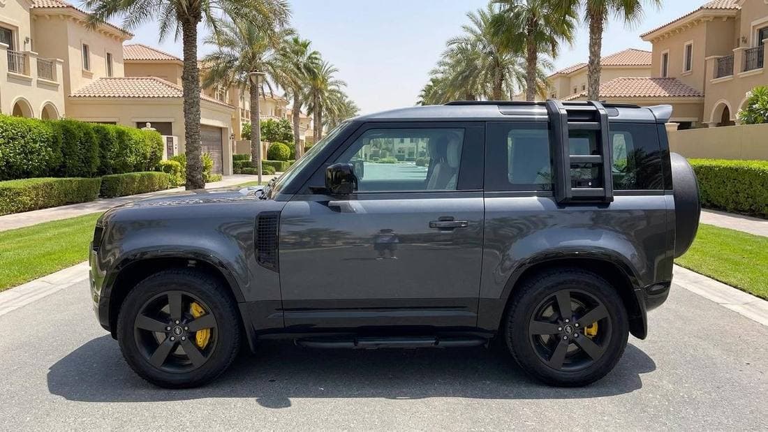 2024 Land Rover Defender thumbnail 5