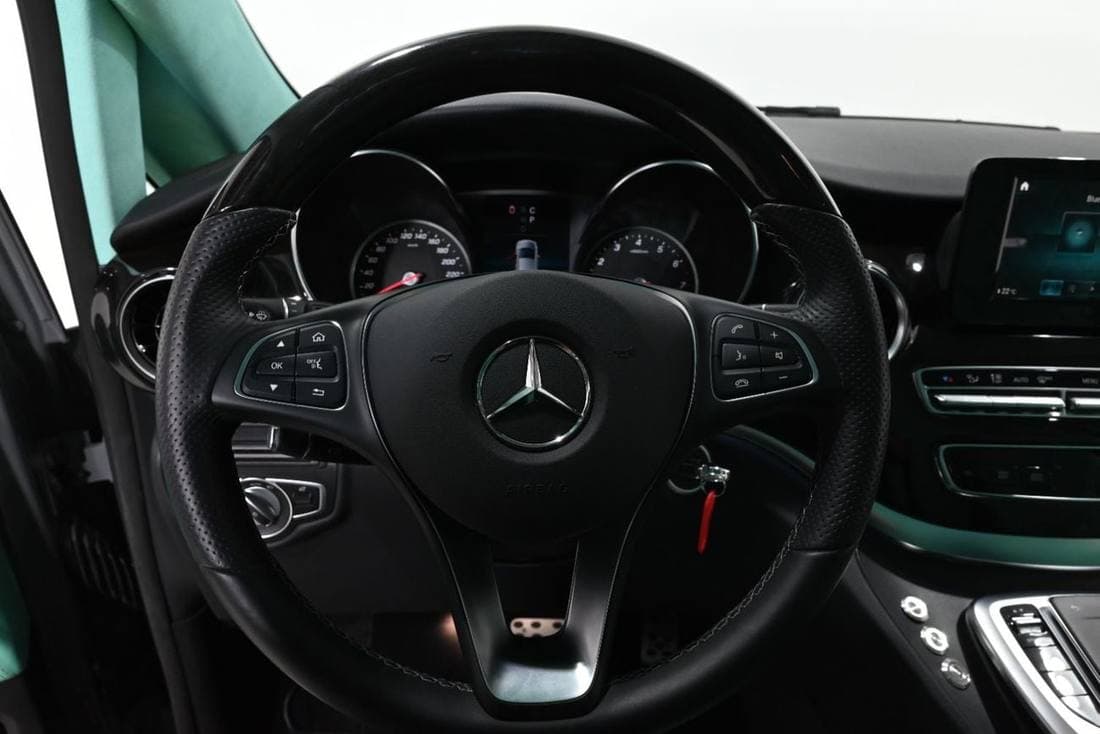 2023 Mercedes Benz V 250 thumbnail 8