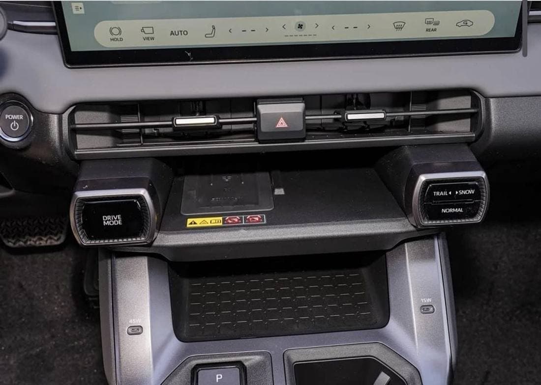 2026 Toyota RAV4 VXR HEV thumbnail 4