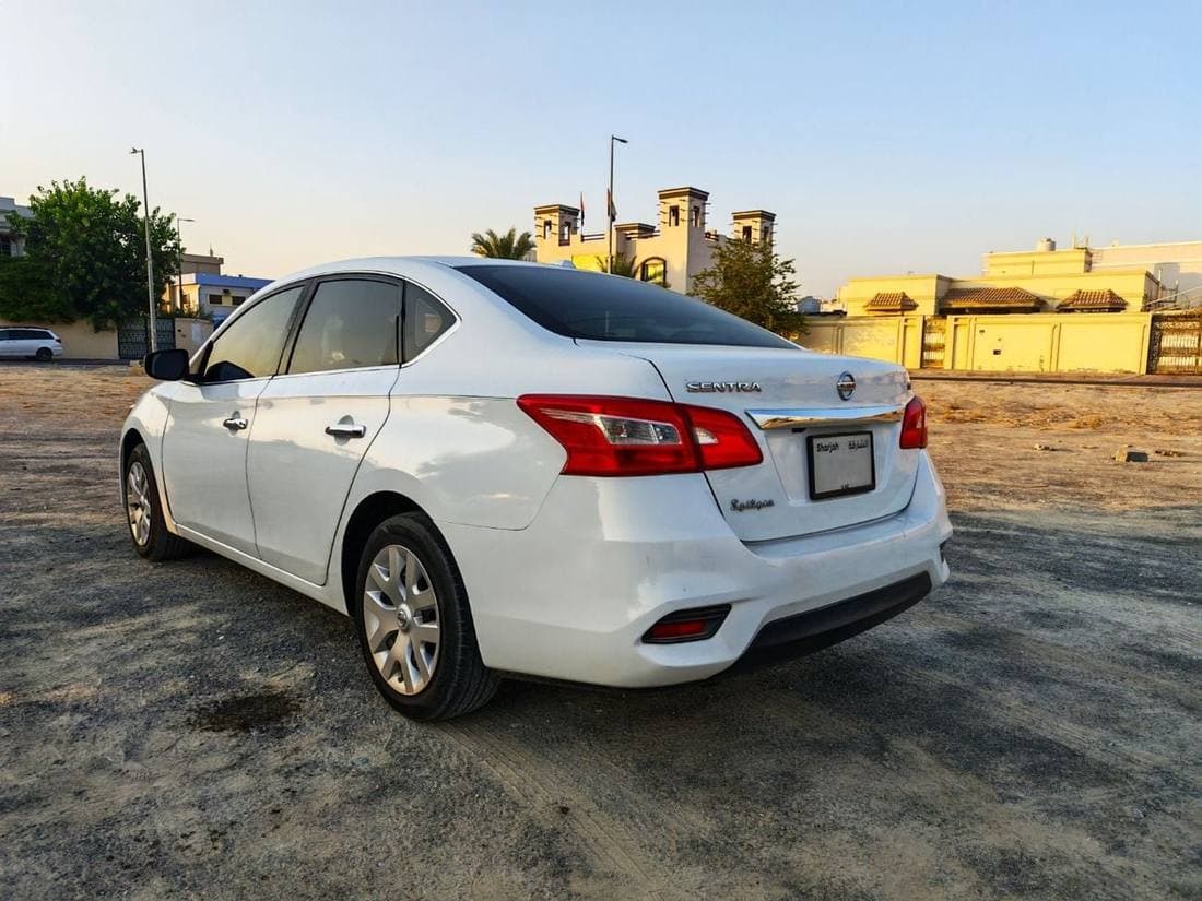 2017 Nissan Sentra S thumbnail 7