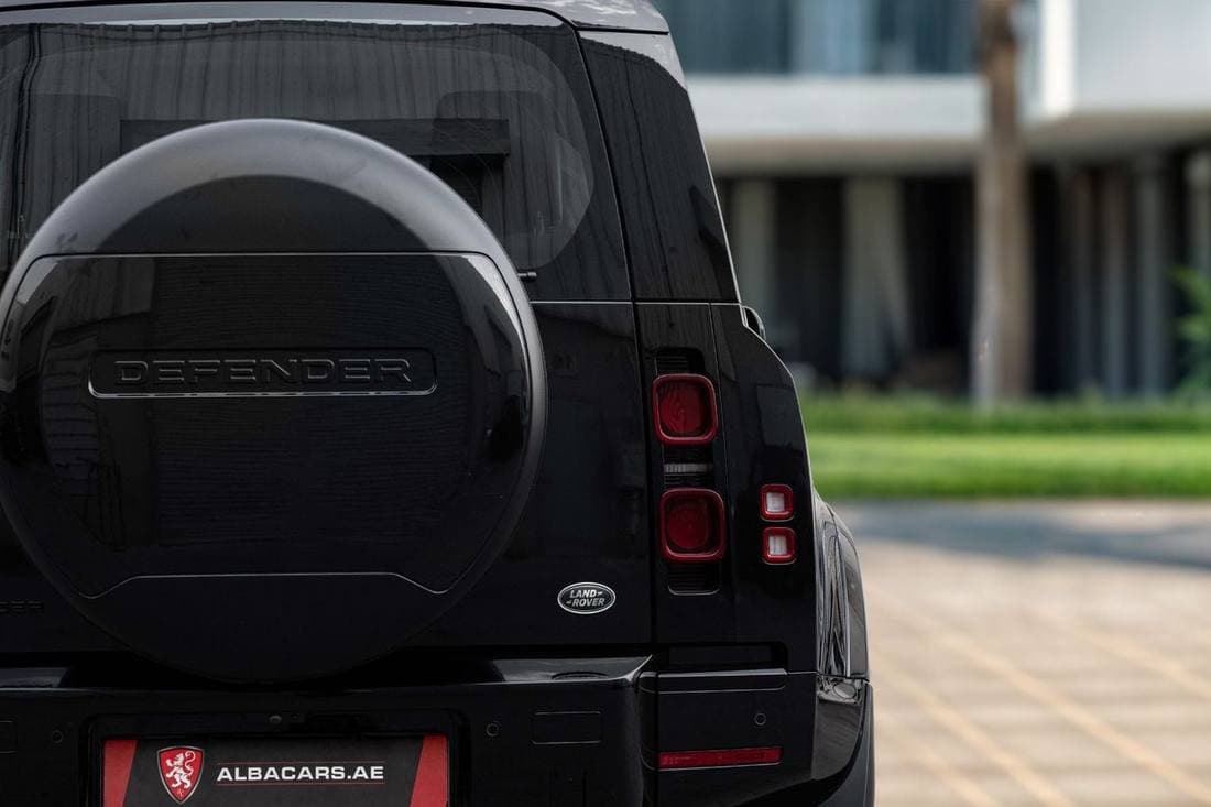 2023 Land Rover Defender thumbnail 6