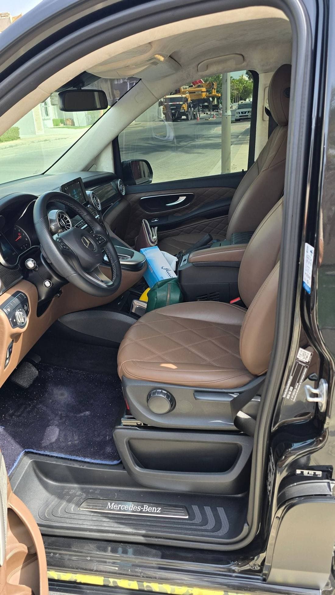 2024 Mercedes Benz V 250 LUXURY thumbnail 5