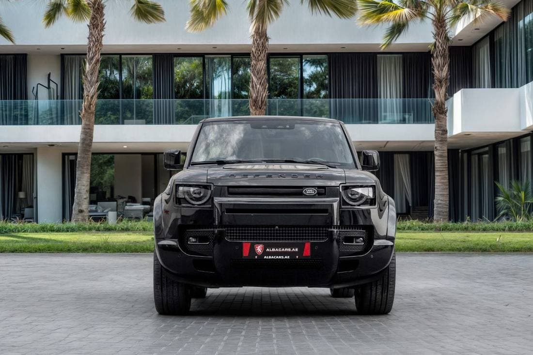 2023 Land Rover Defender thumbnail 4