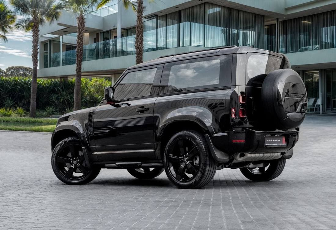 2023 Land Rover Defender thumbnail 3