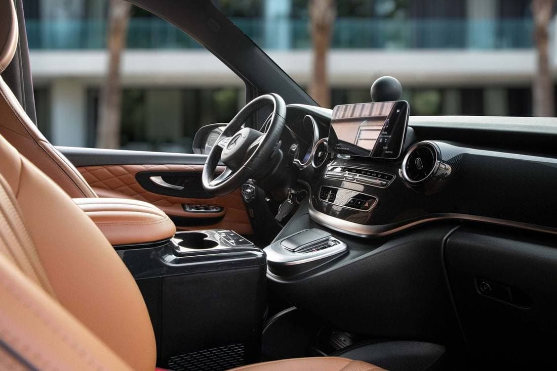 2023 Mercedes Benz V 250 thumbnail 8