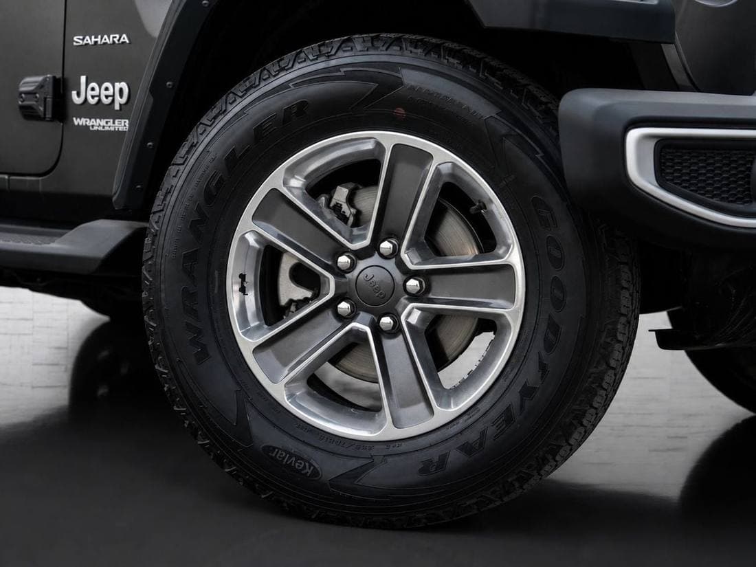 2022 Jeep Wrangler SAHARA thumbnail 5